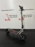 Trotinetă electrică KuKirin G2 MAX cu cheie Anvelope off-road pneumatice de 10*2.75 inch, Motor fără perii de 1000W, Viteză maximă 55 km/h, Acumulator 48V 20Ah, Autonomie 80 km