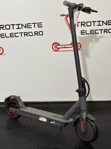 Trotinetă electrică KuKirin G2 MAX cu cheie Anvelope off-road pneumatice de 10*2.75 inch, Motor fără perii de 1000W, Viteză maximă 55 km/h, Acumulator 48V 20Ah, Autonomie 80 km